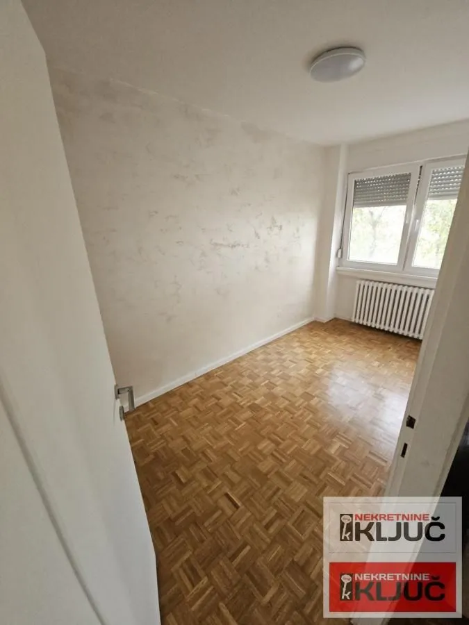 Prodaja, trosoban stan, 75m², Socijalno, Novi Sad Sve Podlokacije