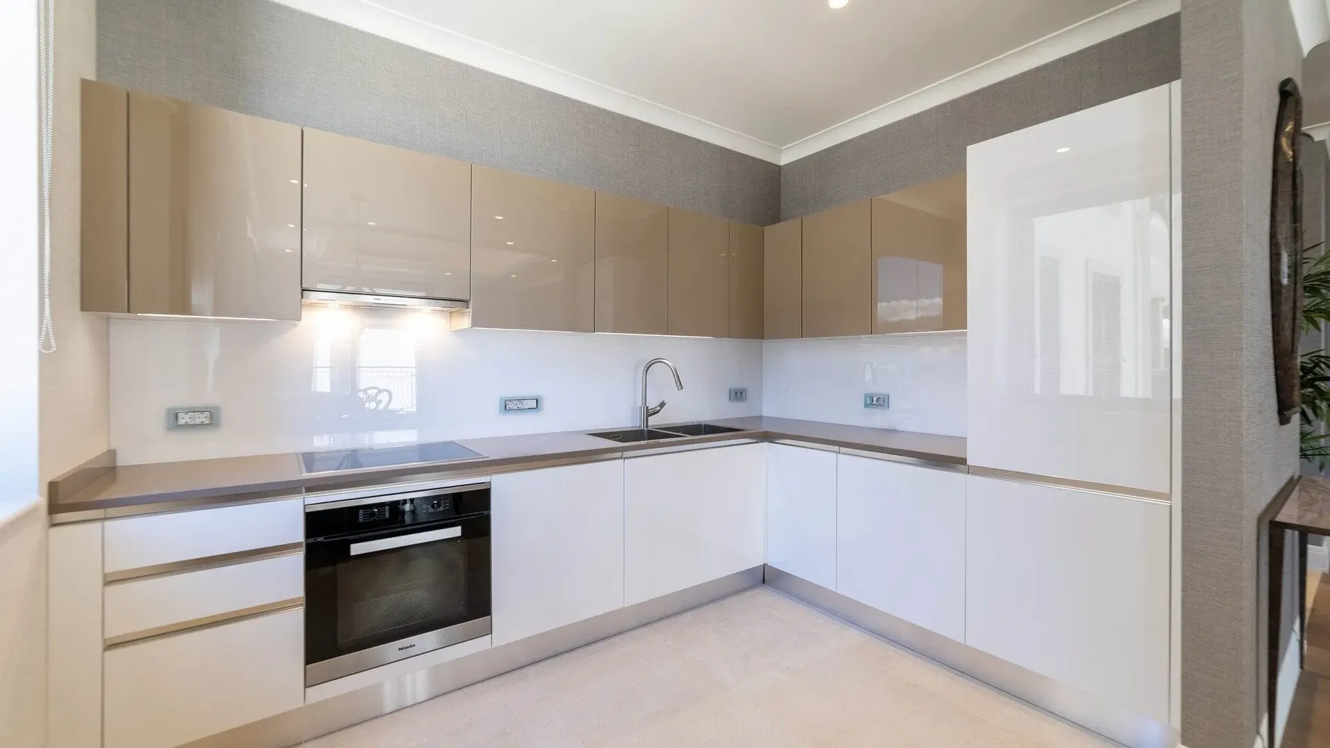 Prodaja, jednosoban stan, 88m², Portonovi, Herceg Novi