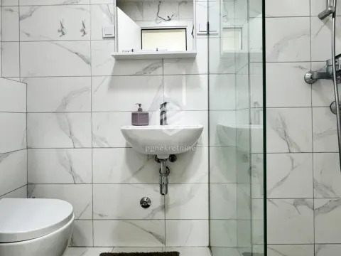 Rent, one bedroom apartment, 47m², Stari Aerodrom, Podgorica - image 10