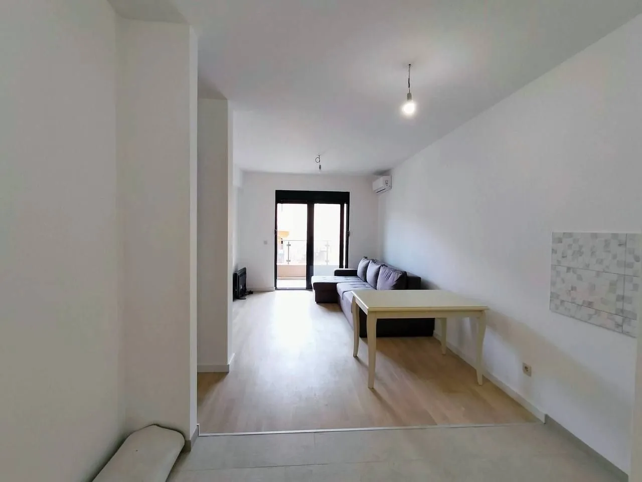 Prodaja, dvosoban stan, 53m², Lazi, Budva