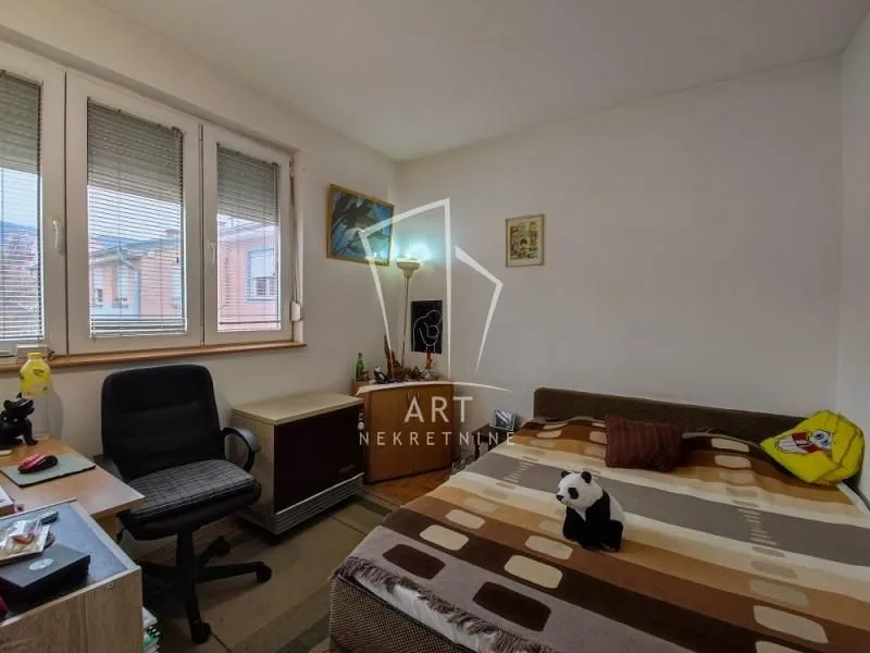 Sale, three bedroom apartment, 69m², Karaburma, Palilula Sve Podlokacije