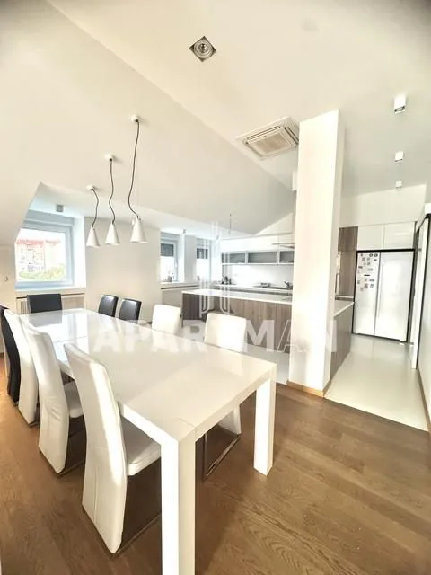 Izdavanje, trosoban stan, 240m², Vukov Spomenik, Zvezdara Sve Podlokacije
