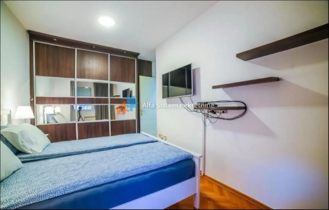 Izdavanje, trosoban stan, 73m², Stari Grad, Beograd