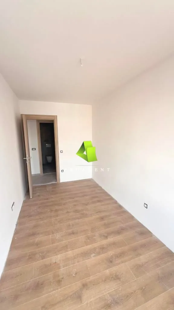 Prodaja, trosoban stan, 65m², Medijana, Niš