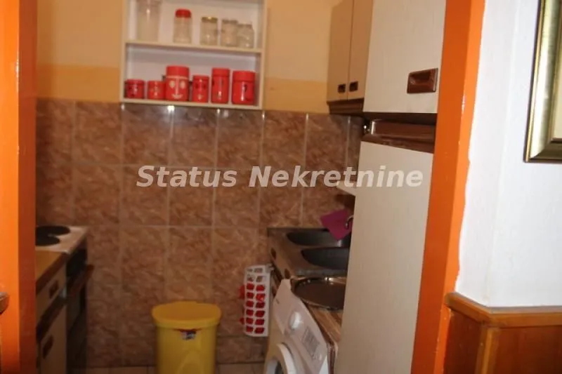 Prodaja, trosoban stan, 81m², Petrovaradin, Novi Sad
