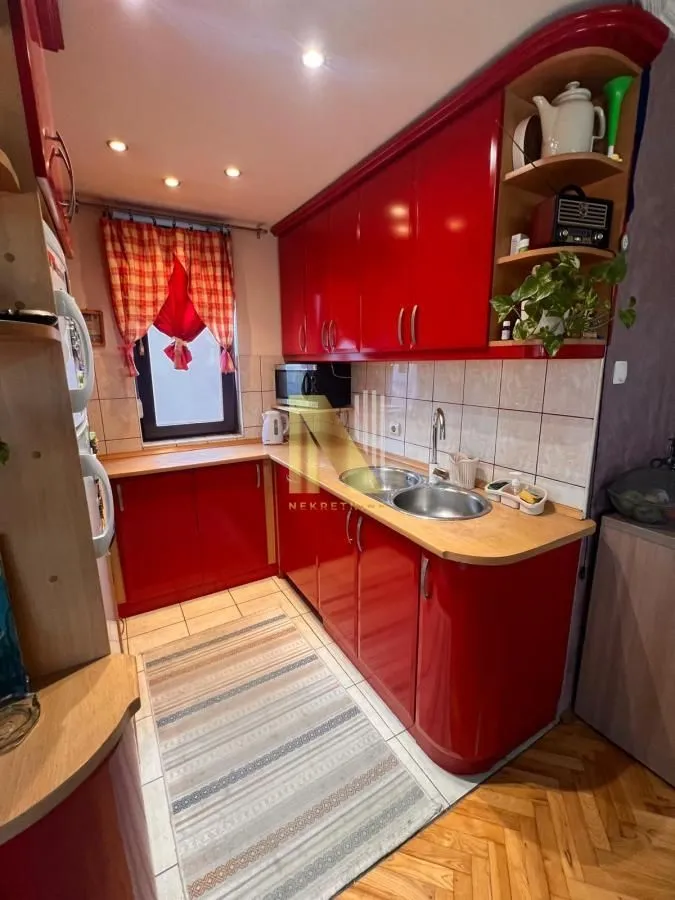 Prodaja, četvorosoban stan, 88m², Veternik, Novi Sad Sve Podlokacije