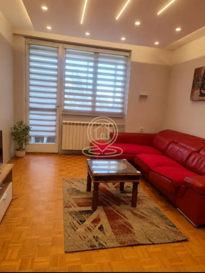 Izdavanje, četvorosoban stan, 90m², Novi Beograd Blok 28, Novi Beograd Sve Podlokacije