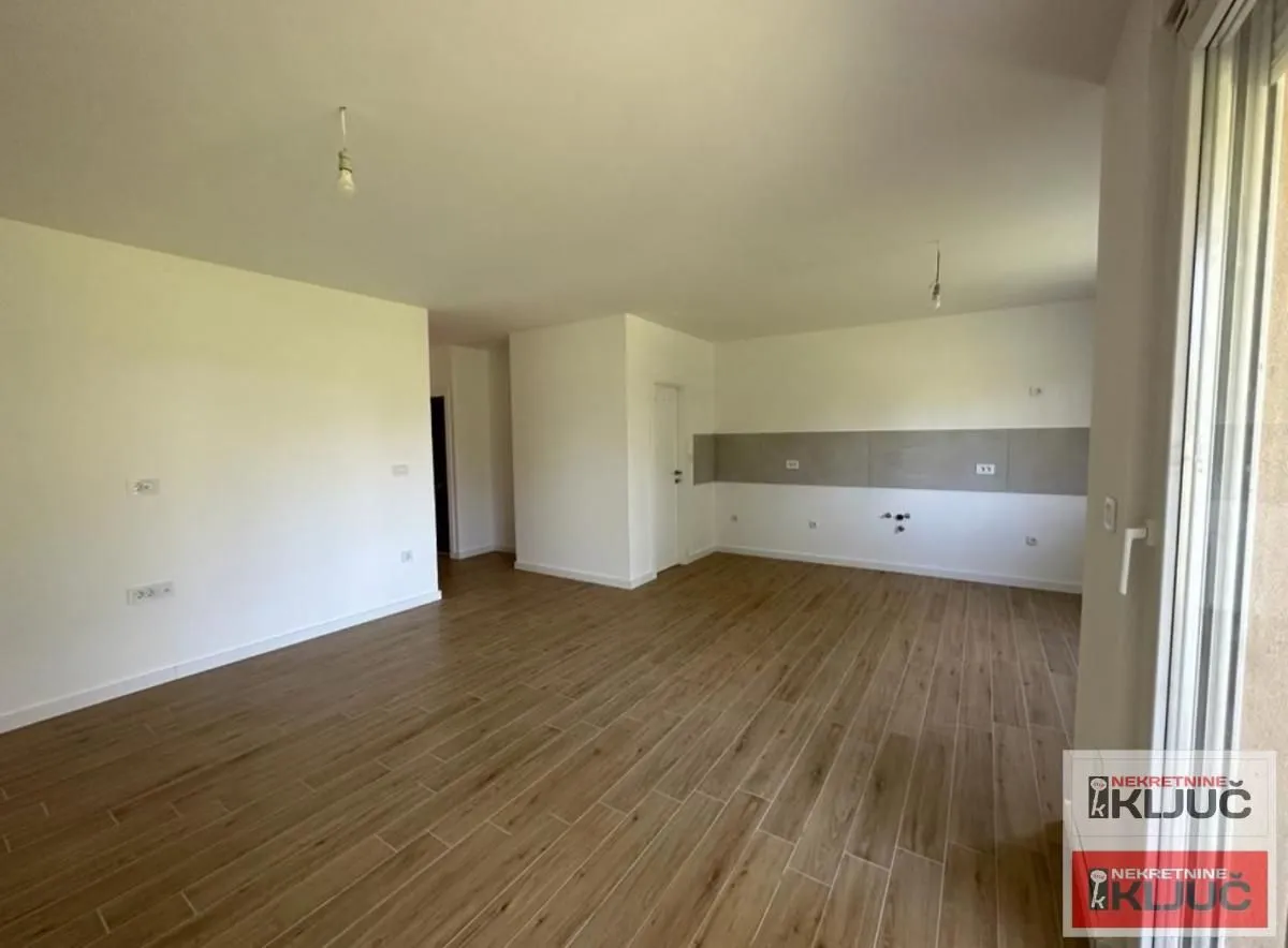 Izdavanje, četvorosoban stan, 83m², Adice, Novi Sad Sve Podlokacije