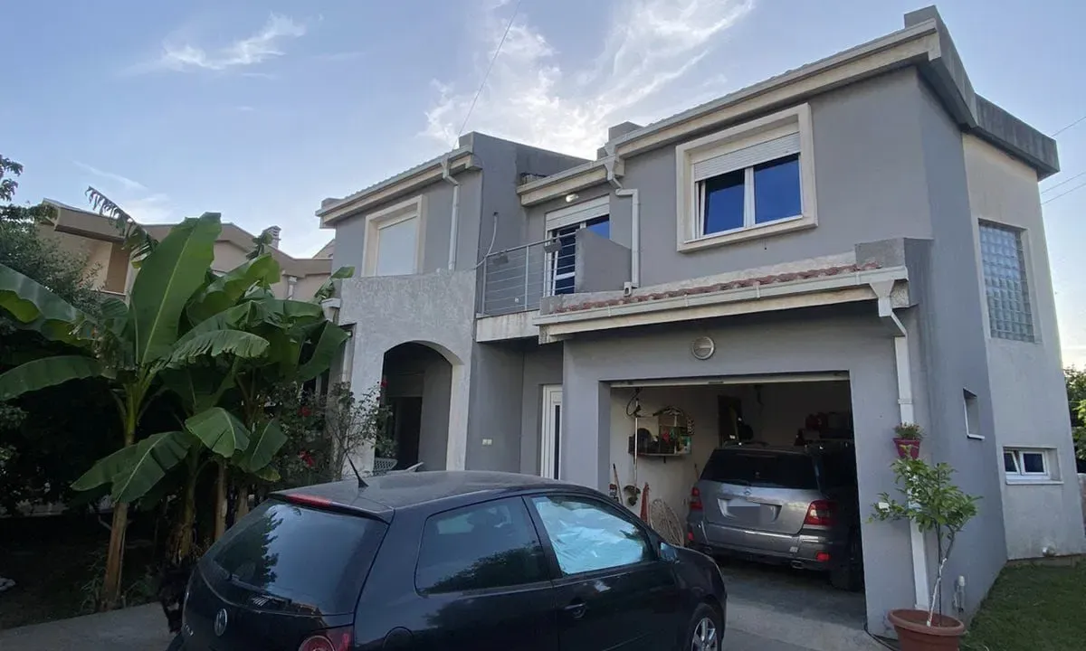 Prodaja, kuća, 230m², Polje, Bar