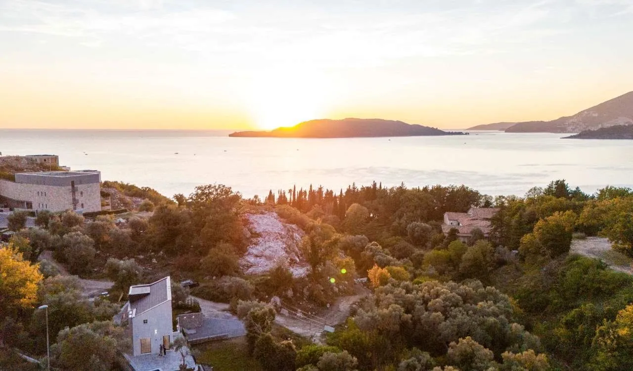 Sale, house, 240m², Kamenovo, Budva