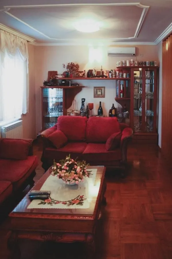 Prodaja, kuća, 200m², Donji Kokoti, Podgorica