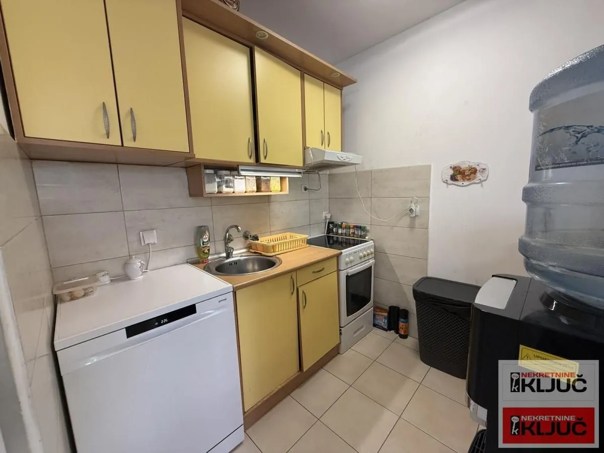 Prodaja, dvosoban stan, 61m², Novo naselje, Novi Sad