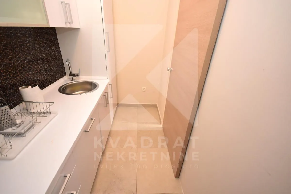 Izdavanje, dvosoban stan, 65m², Malo Brdo, Podgorica