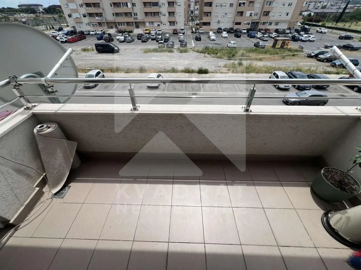 Izdavanje, dvosoban stan, 71m², Tuški Put, Podgorica