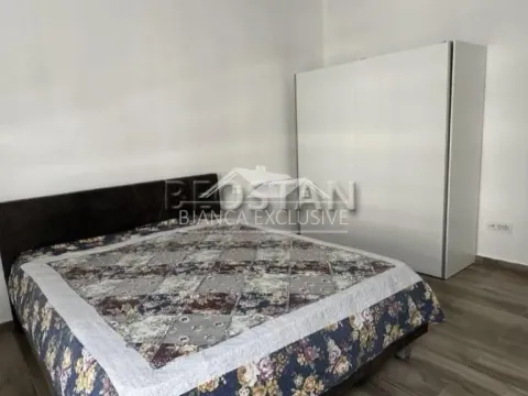 Prodaja, četvorosoban stan, 66m², Južni Bulevar, Vračar Sve Podlokacije - image 6