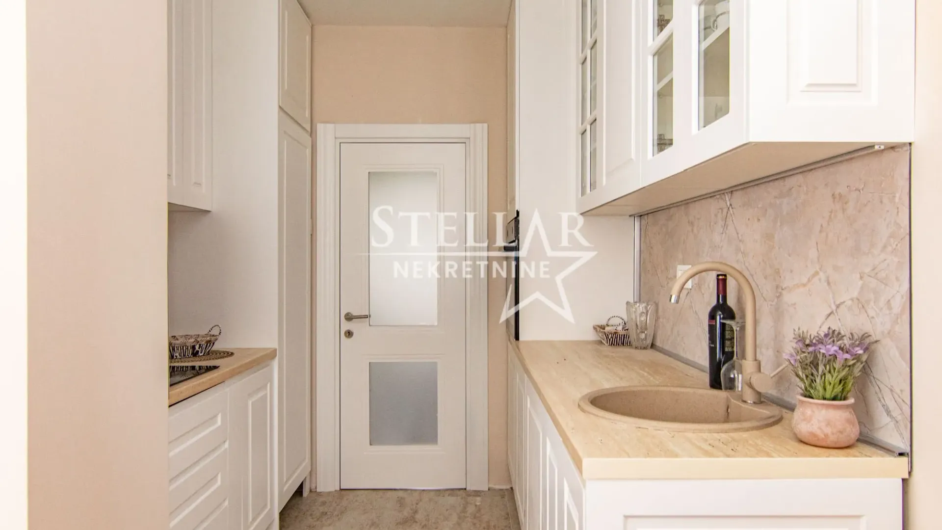 Izdavanje, trosoban stan, 90m², Momišići, Podgorica