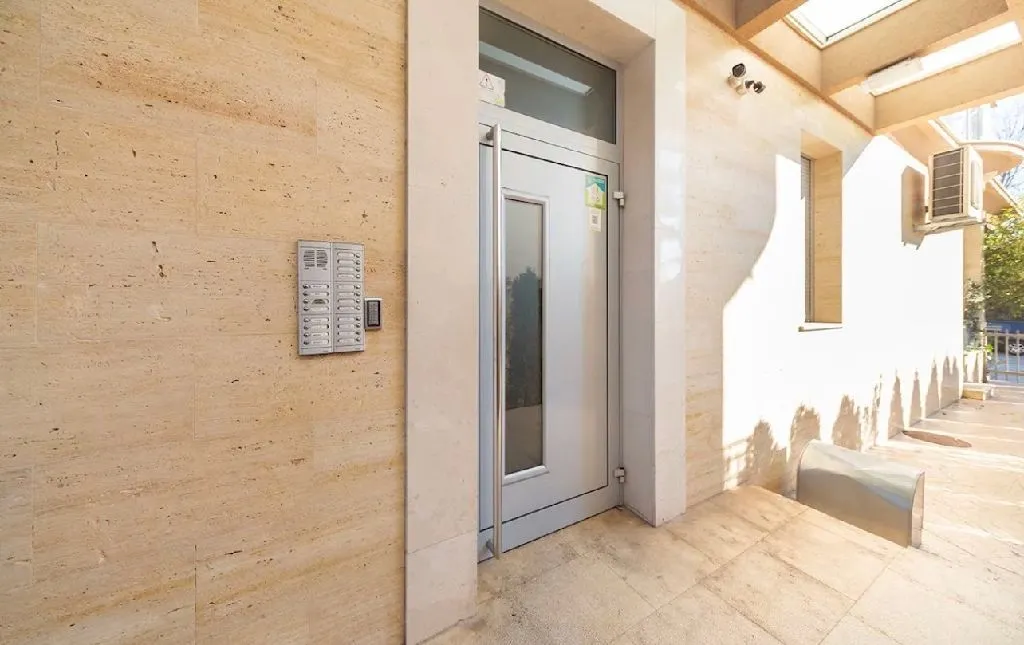 Rent, studio apartment, 20m², Momišići, Podgorica