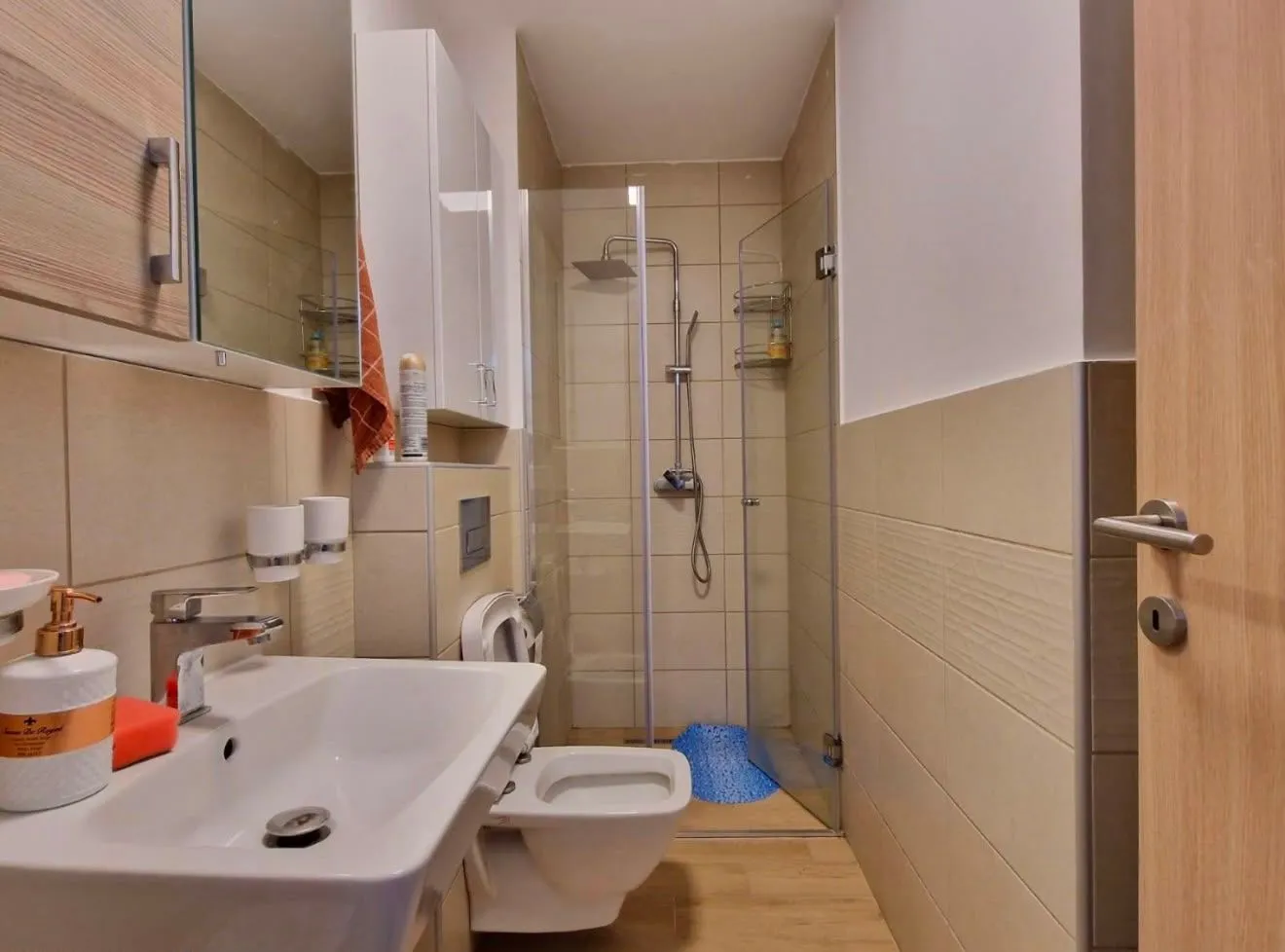 Rent, one bedroom apartment, 42m², Bijeli Do, Budva