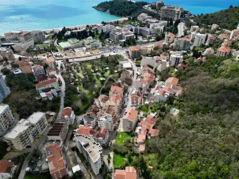 Prodaja, stan, 257m², Bečići, Budva - image 1