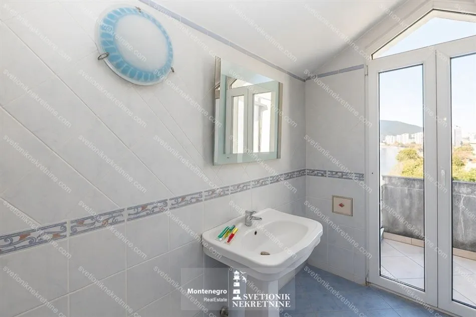 Prodaja, trosoban stan, 118m², Topla, Herceg Novi
