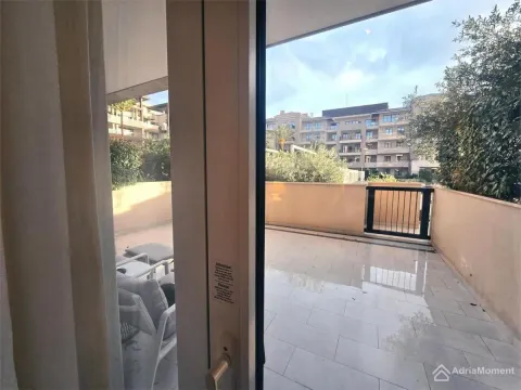 Prodaja, jednosoban stan, 98m², Porto Montenegro, Tivat - image 3