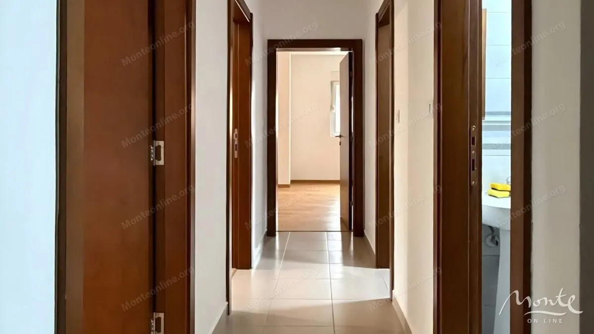 Prodaja, dvosoban stan, 73m², Tuški Put, Podgorica