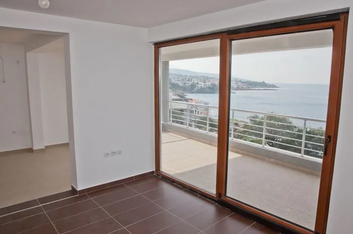 Prodaja, stan, 138m², Dobra Voda, Bar