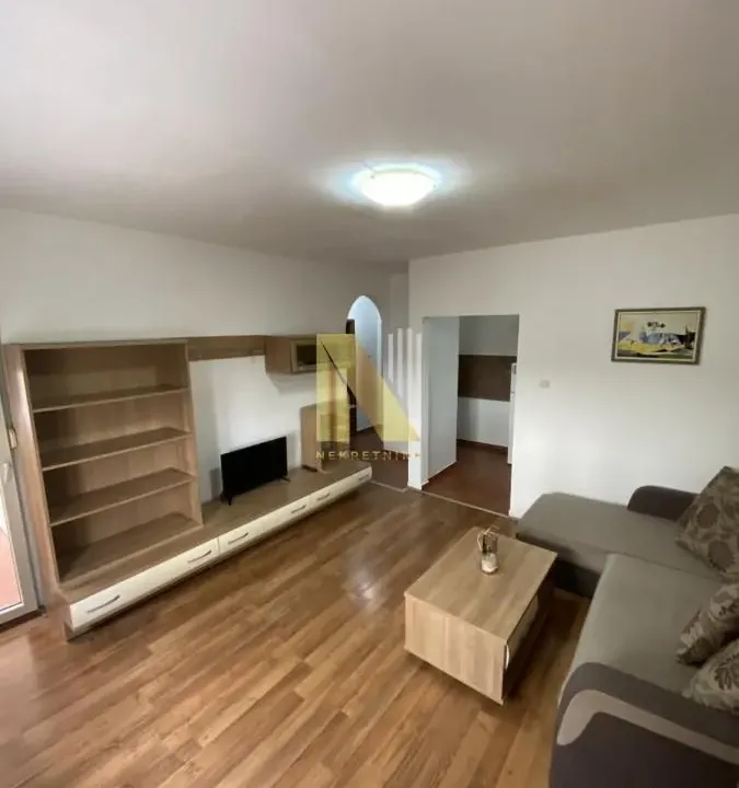 Izdavanje, jednosoban stan, 41m², Bulevar Oslobodjenja, Novi Sad Sve Podlokacije