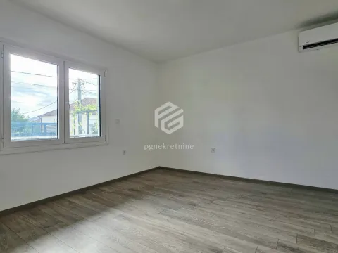 Izdavanje, četvorosoban stan, 300m², Masline, Podgorica - image 3
