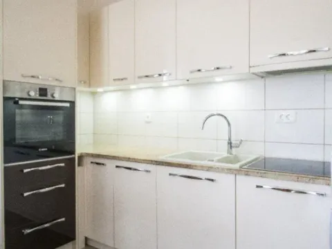 Sale, one bedroom apartment, 79m², Bečići, Budva - image 9