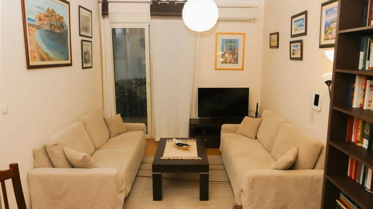 Izdavanje, dvosoban stan, 50m², Budva, Crna Gora