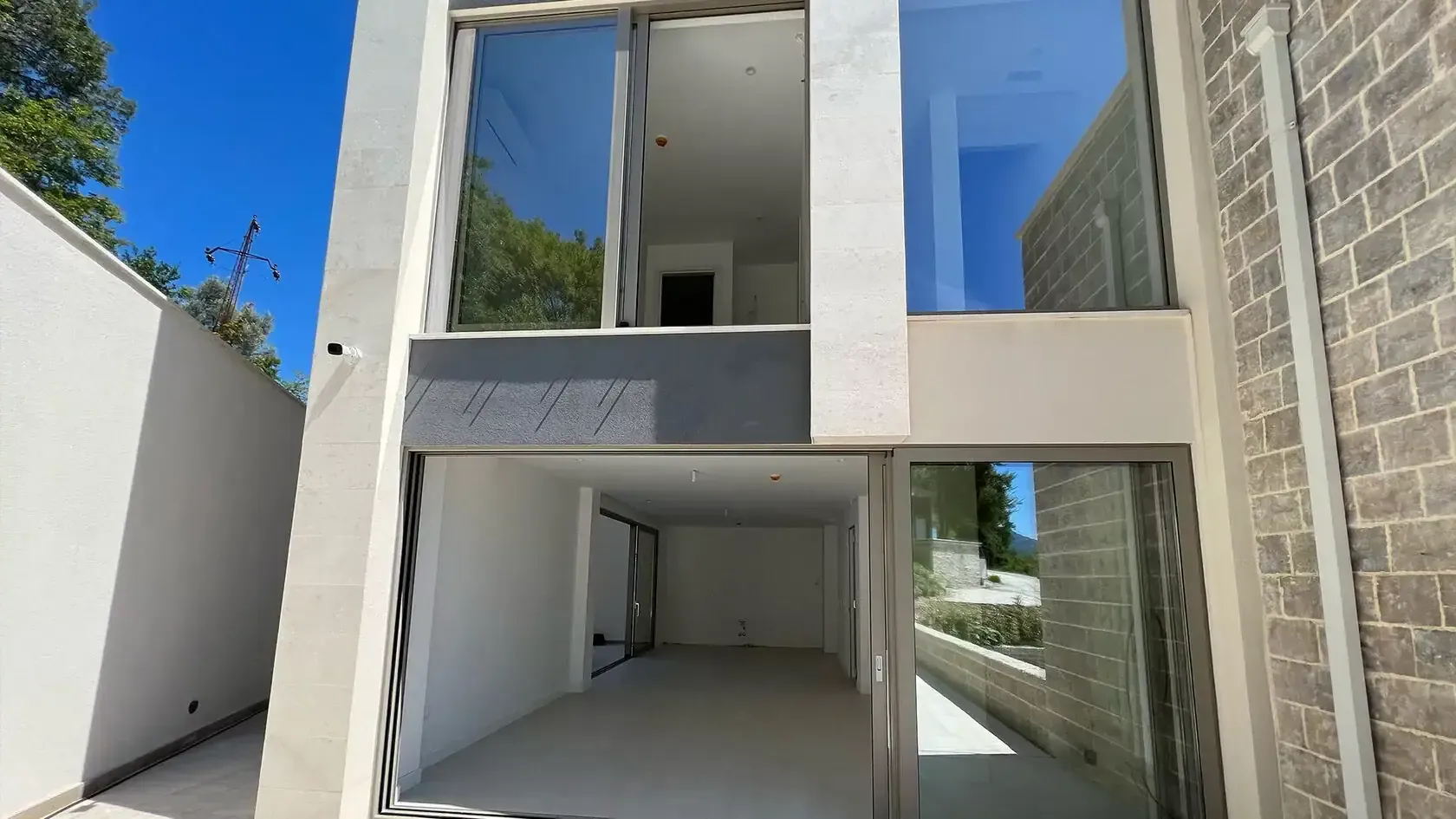 Prodaja, trosoban stan, 246m², Tivat, Crna Gora