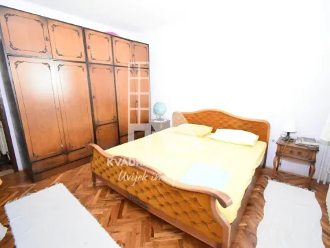 Izdavanje, kuća, 360m², Masline, Podgorica - image 20