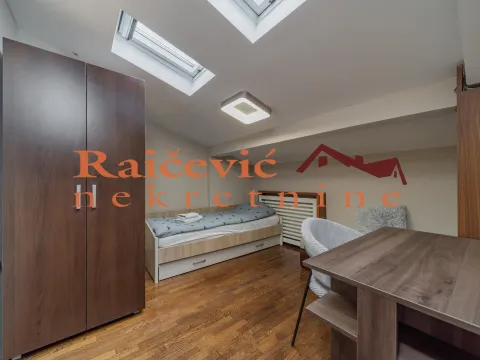 Rent, three bedroom apartment, 120m², Kalenić Pijaca, Vračar Sve Podlokacije - image 13