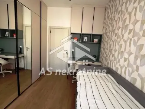 Izdavanje, trosoban stan, 73m², Đeram Pijaca, Beograd - image 13