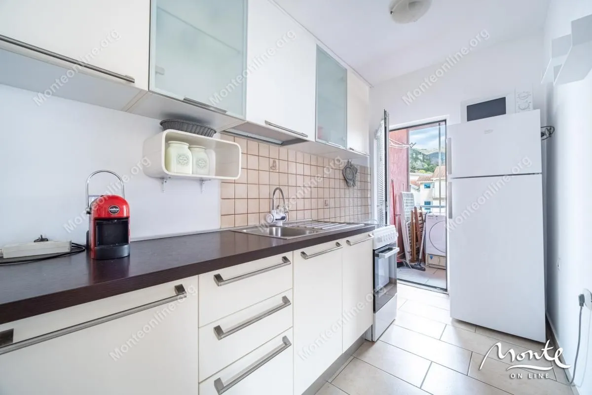Prodaja, dvosoban stan, 55m², Donja Lastva, Tivat