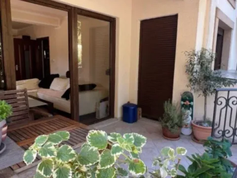 Izdavanje, dvosoban stan, 68m², Podmaine, Budva - image 9