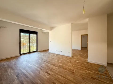 Sale, three bedroom apartment, 112m², Cetinje, Crna Gora - image 1