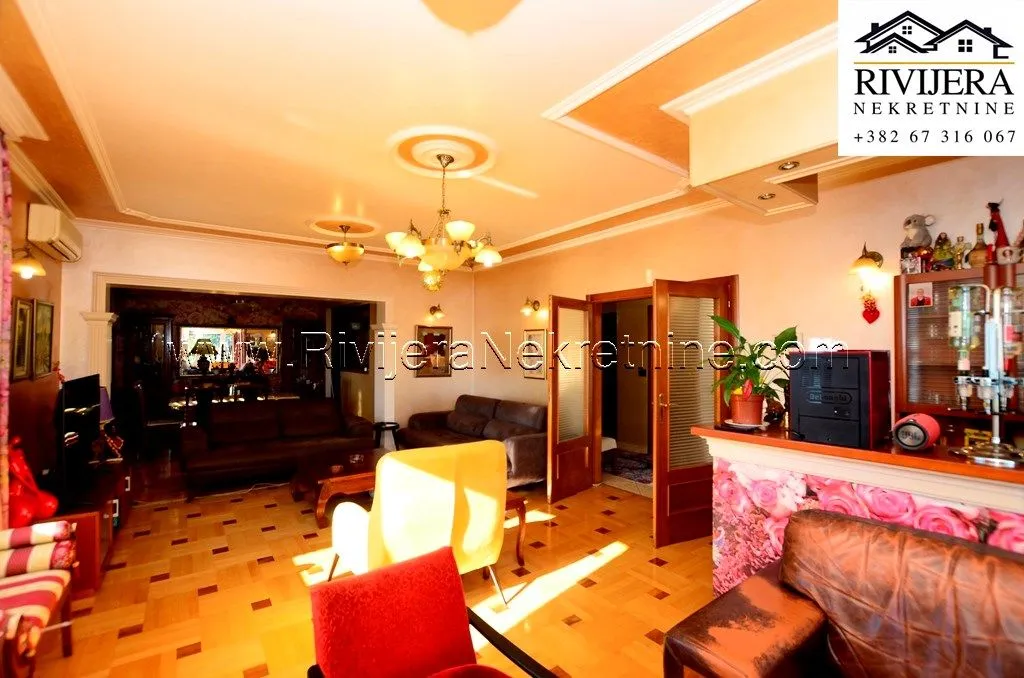 Prodaja, kuća, 296m², Centar, Herceg Novi