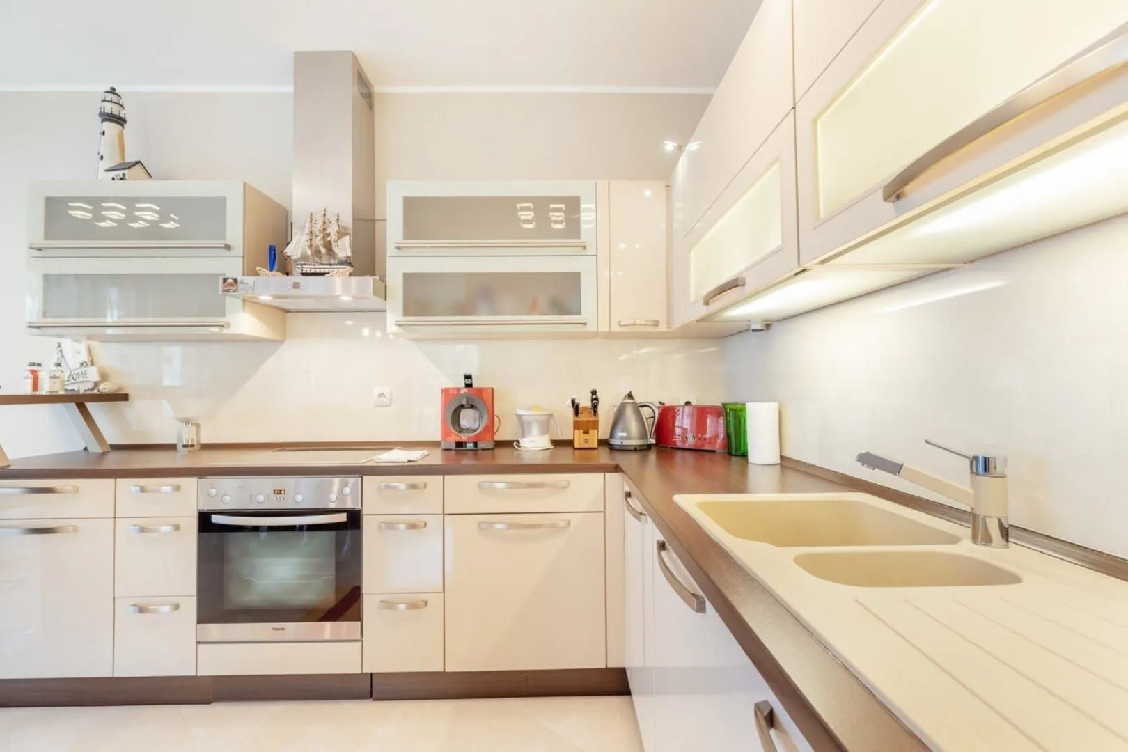 Prodaja, dvosoban stan, 100m², Stoliv, Kotor