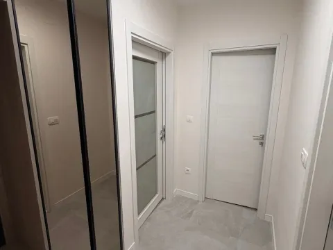 Izdavanje, jednosoban stan, 49m², Central Point, Podgorica - image 3