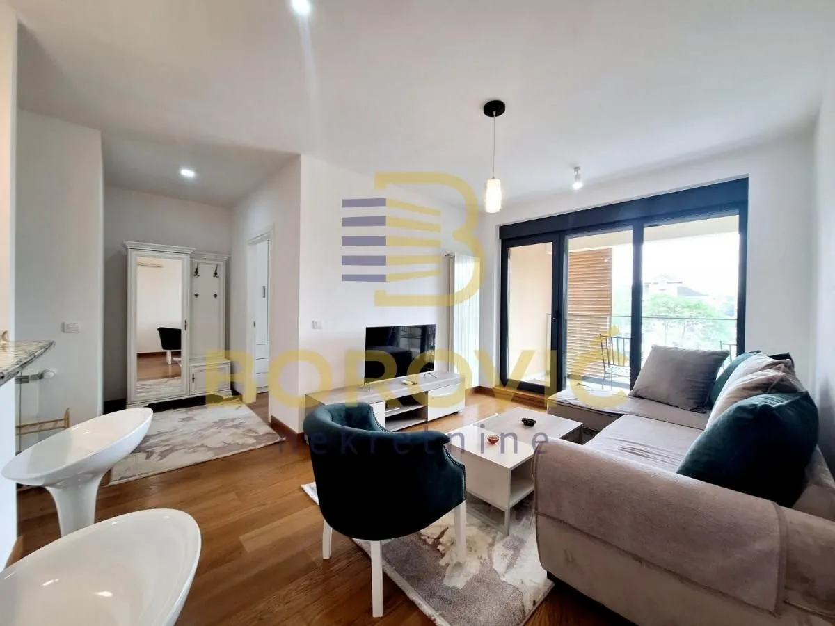 Rent, two bedroom apartment, 44m², Vračar Sve Podlokacije, Beograd