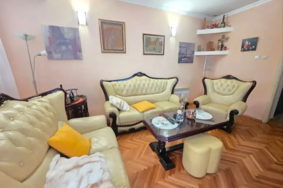 Prodaja, dvosoban stan, 76m², Drpe Mandića, Podgorica