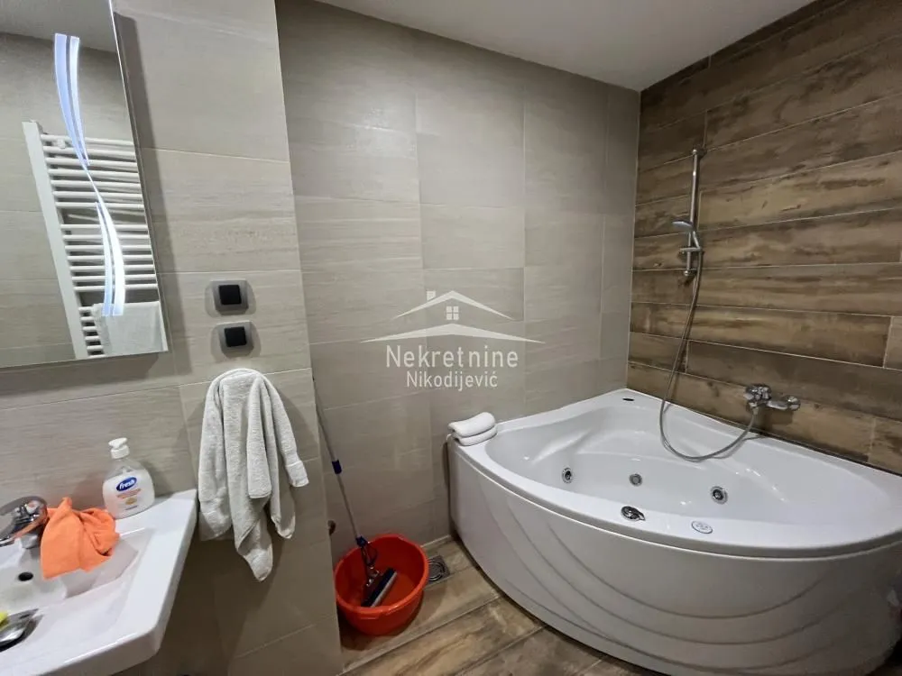 Izdavanje, stan, 154m², Filmski Grad, Beograd