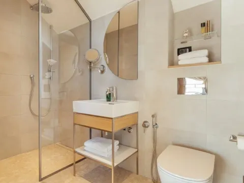 Sale, two bedroom apartment, 179m², Porto Montenegro, Tivat - image 11
