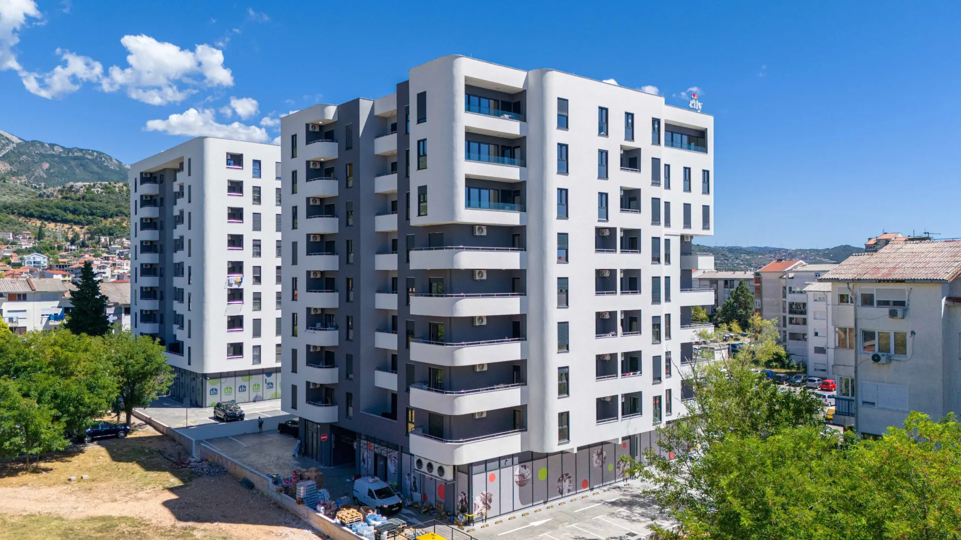 Prodaja, dvosoban stan, 70m², Makedonsko naselje, Bar