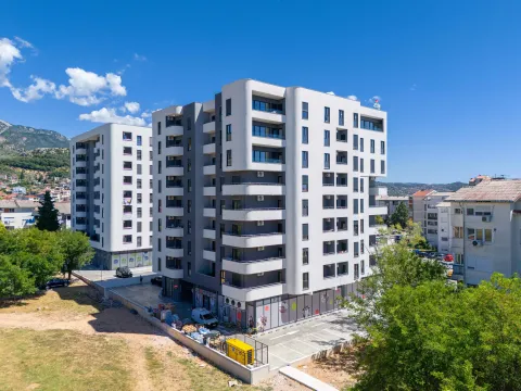 Sale, two bedroom apartment, 70m², Makedonsko naselje, Bar - image 2