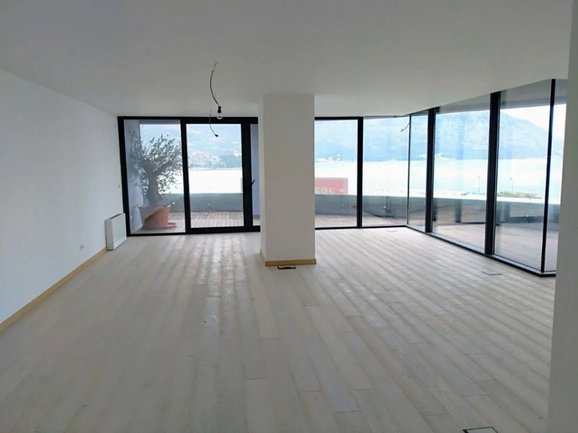 Sale, three bedroom apartment, 270m², Centar, Budva