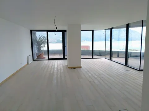 Prodaja, trosoban stan, 270m², Centar, Budva - image 11