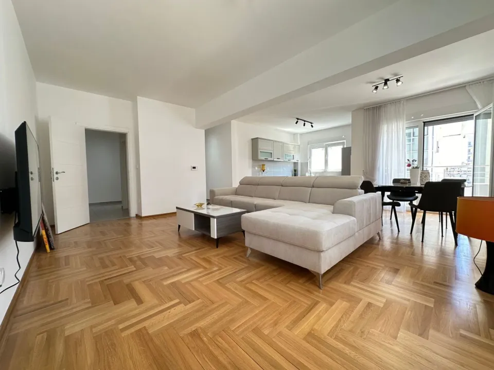 Rent, four bedroom apartment, 129m², Bečići, Budva